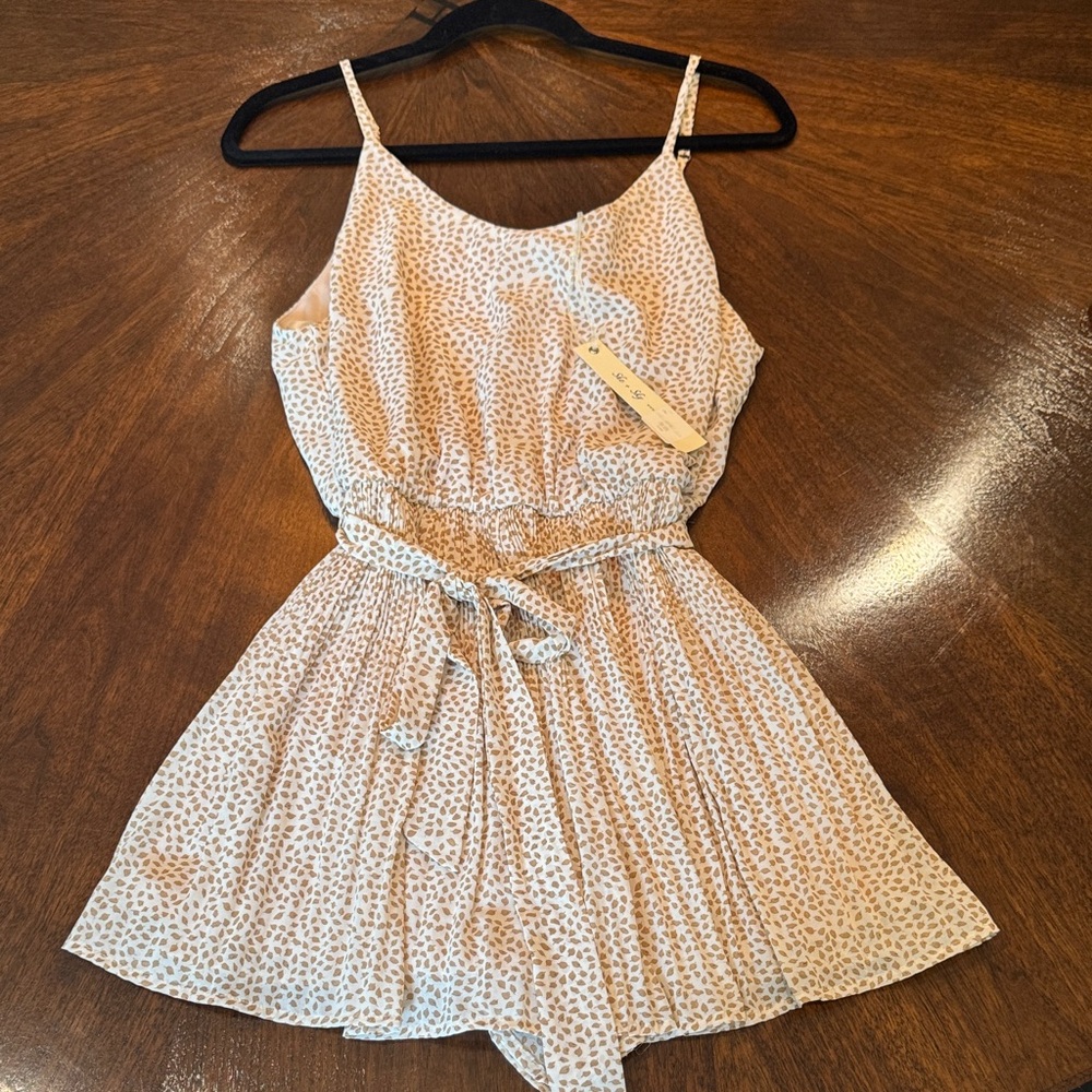 Light tan  and Cream Printed Sleeveless Romper size L